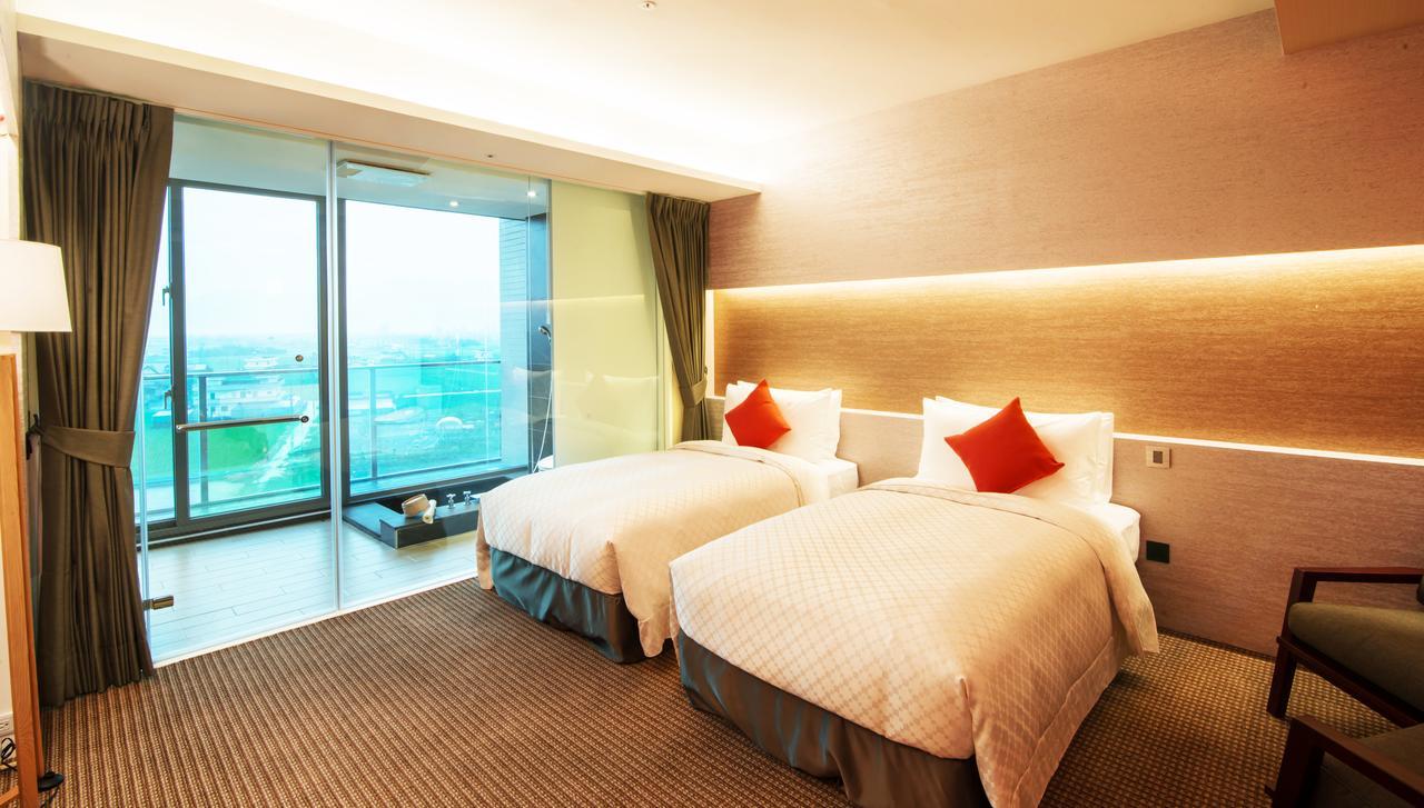 Dancewoods Hotel وجي المظهر الخارجي الصورة